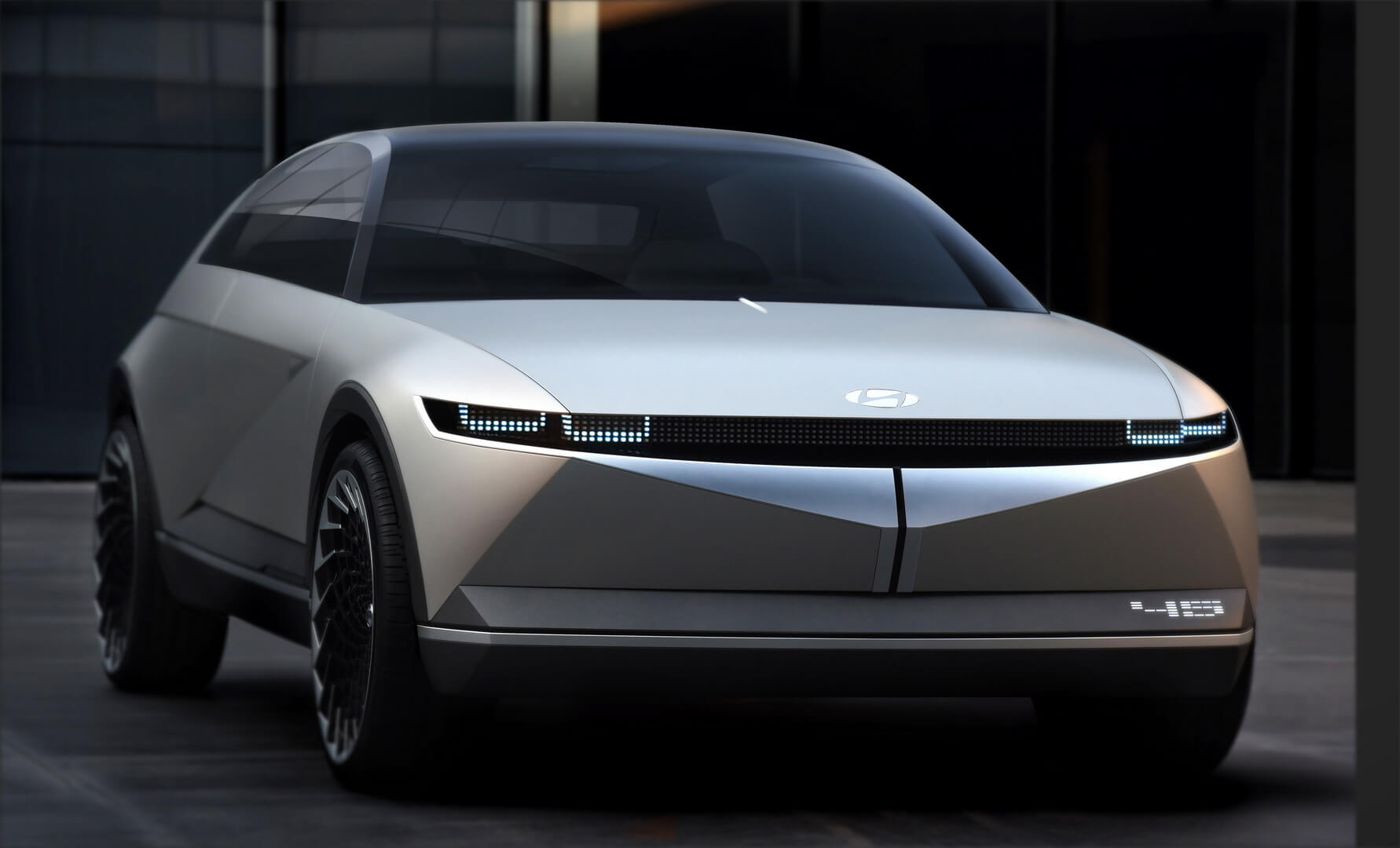 Концепция ретро электромобиля Hyundai «45» Концепция ретро электромобиля Hyundai «45»