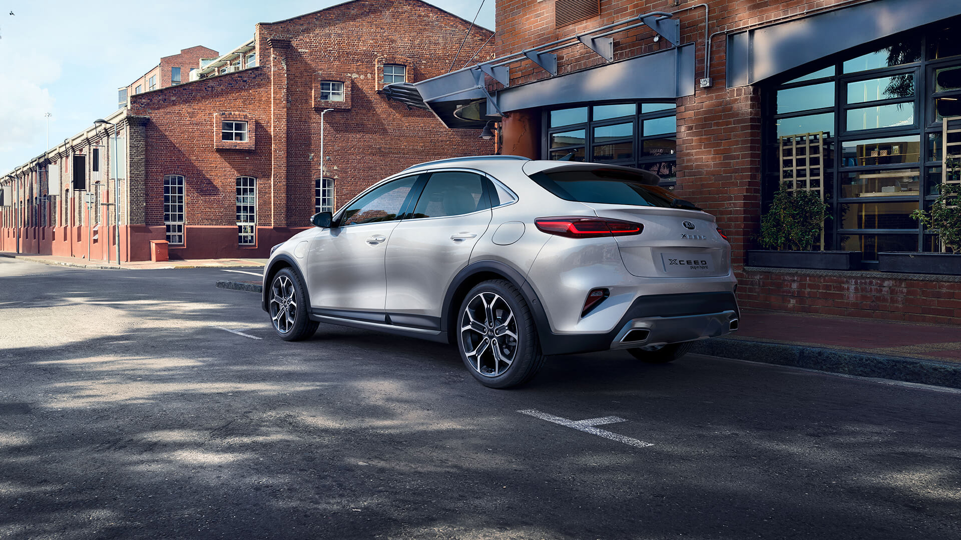 Плагин-гибридный кроссовер Kia XCeed Плагин-гибридный кроссовер Kia XCeed