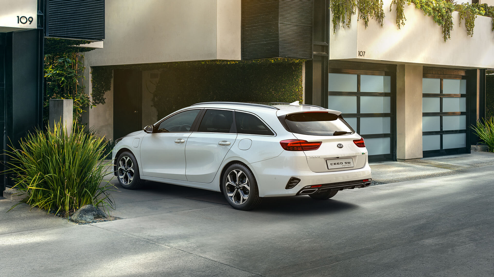 Плагин-гибридный универсал Kia Ceed Sportswagon Плагин-гибридный универсал Kia Ceed Sportswagon