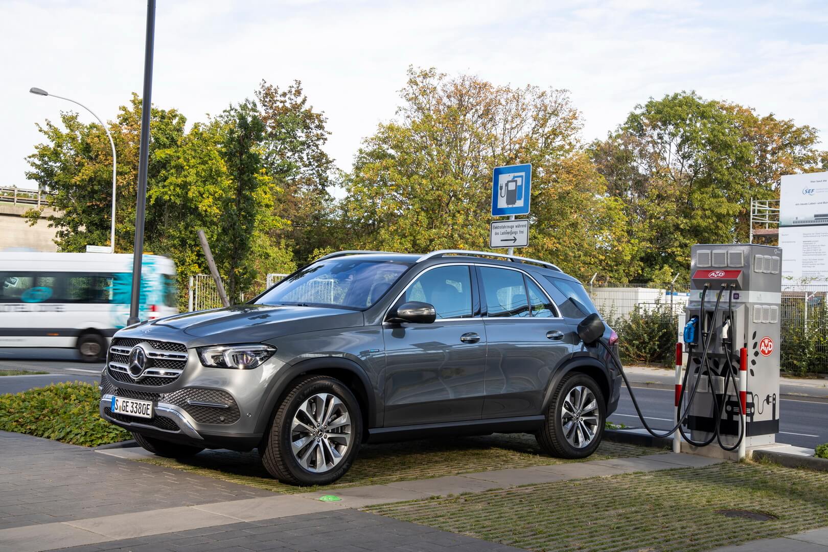 Плагин-гибрид Mercedes-Benz GLE 350 de 4MATIC Плагин-гибрид Mercedes-Benz GLE 350 de 4MATIC