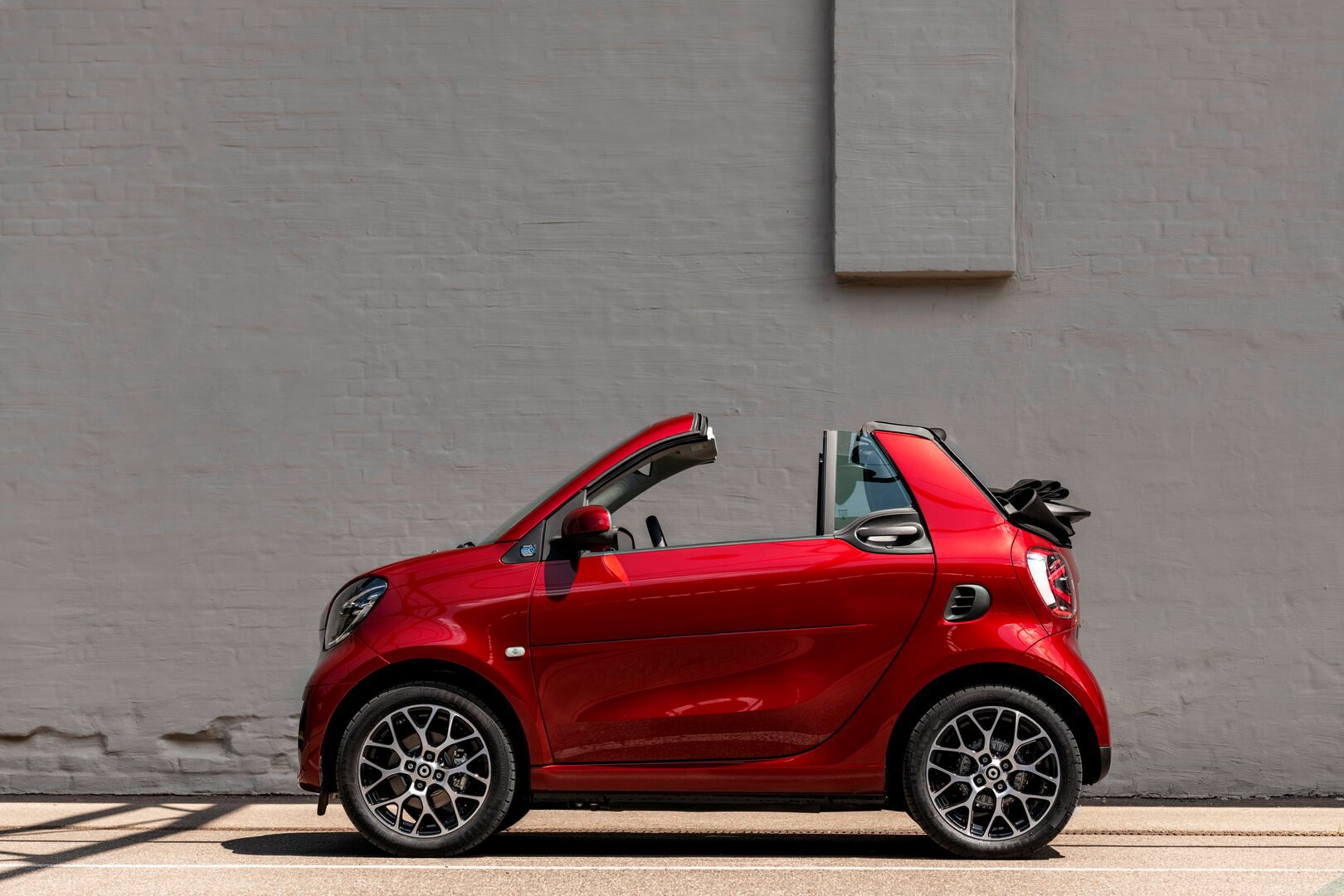 Электромобиль Smart EQ fortwo cabrio Электромобиль Smart EQ fortwo cabrio