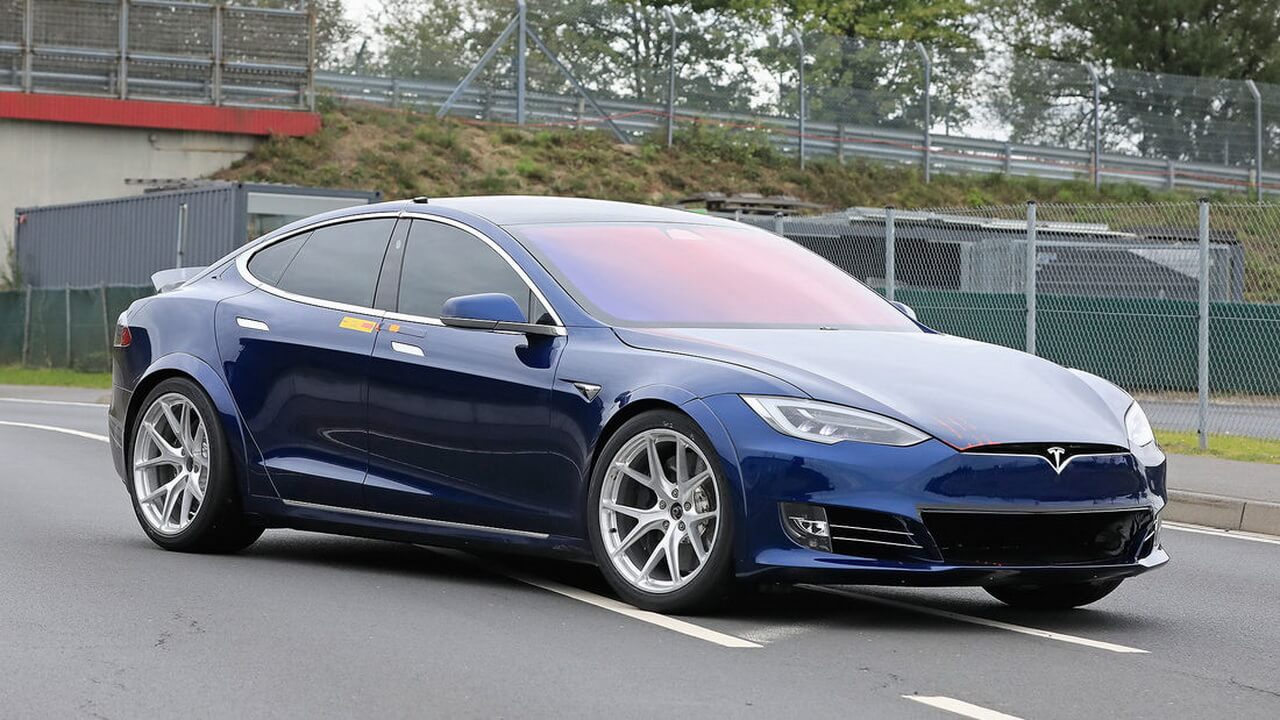 Испытания прототипа Tesla Model S на Нюрбургринге Испытания прототипа Tesla Model S на Нюрбургринге