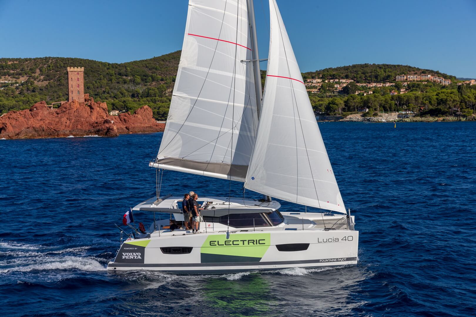 Volvo Penta & Fountaine-Pajot представили прототип электрического парусного катамарана Lucia 40 Volvo Penta & Fountaine-Pajot представили прототип электрического парусного катамарана Lucia 40