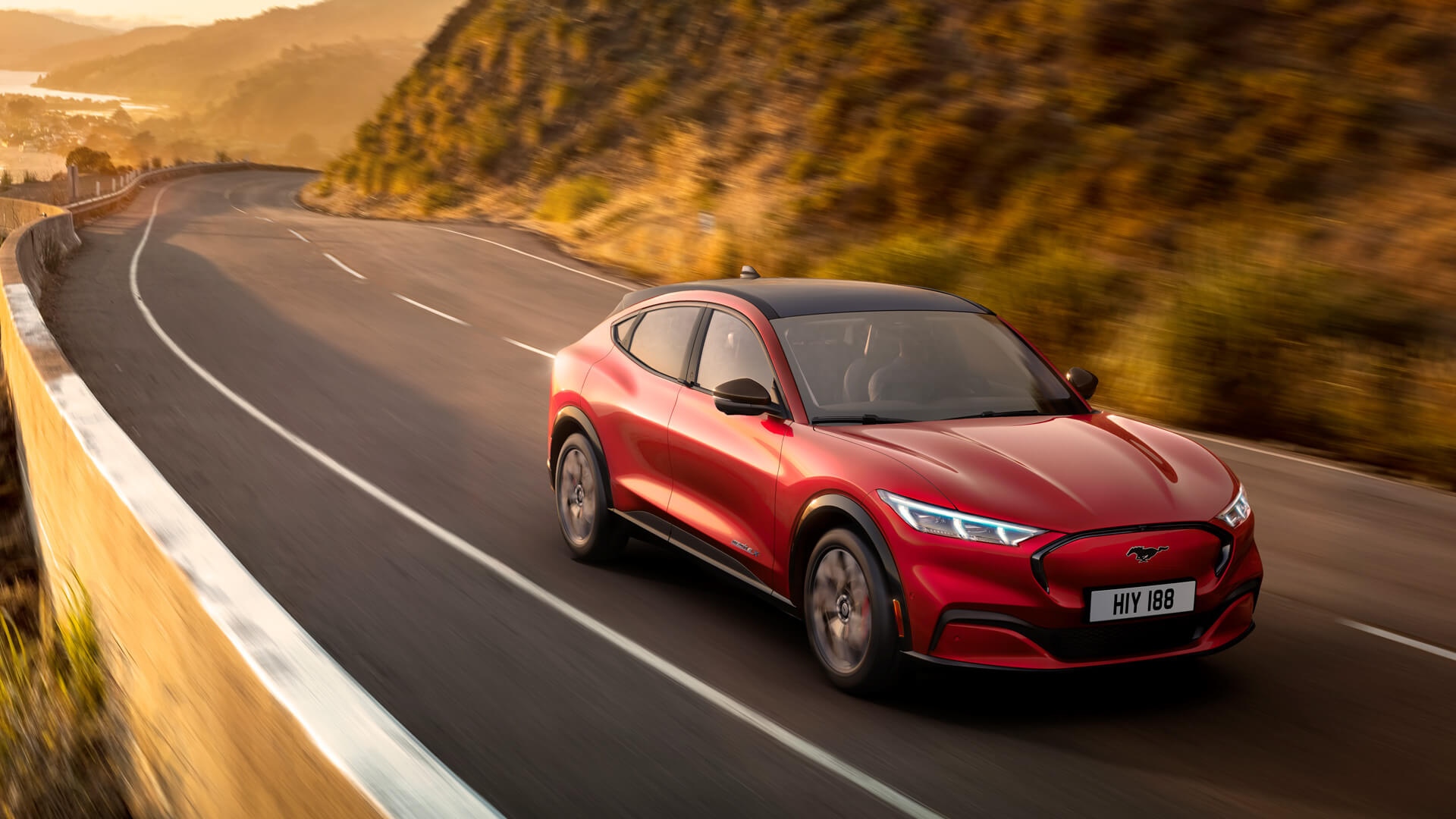 Электрический кроссовер Ford Mustang Mach-E официально представлен